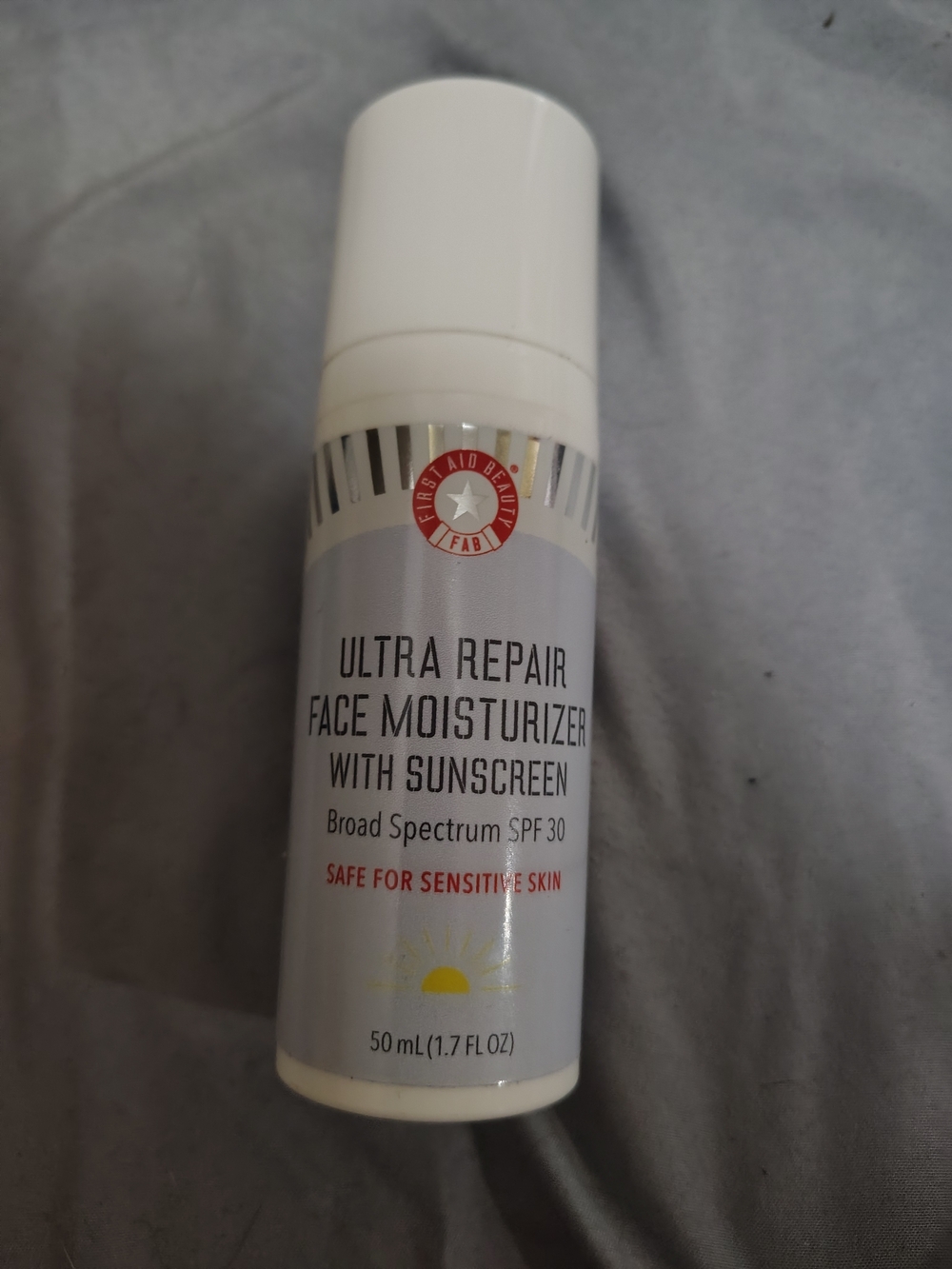 First Aid Beauty Ultra Repair Face Moisturizer SPF 30 – White and Red Accents